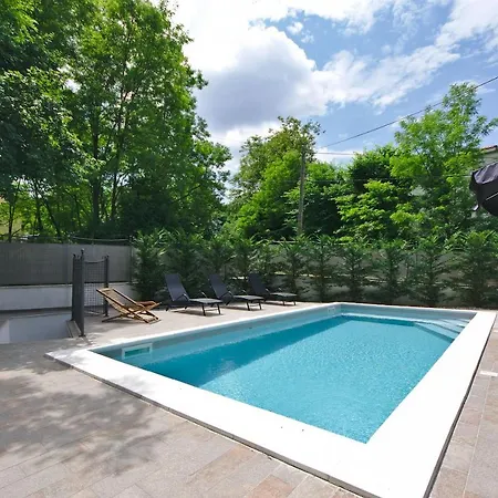 Villa House With Pool